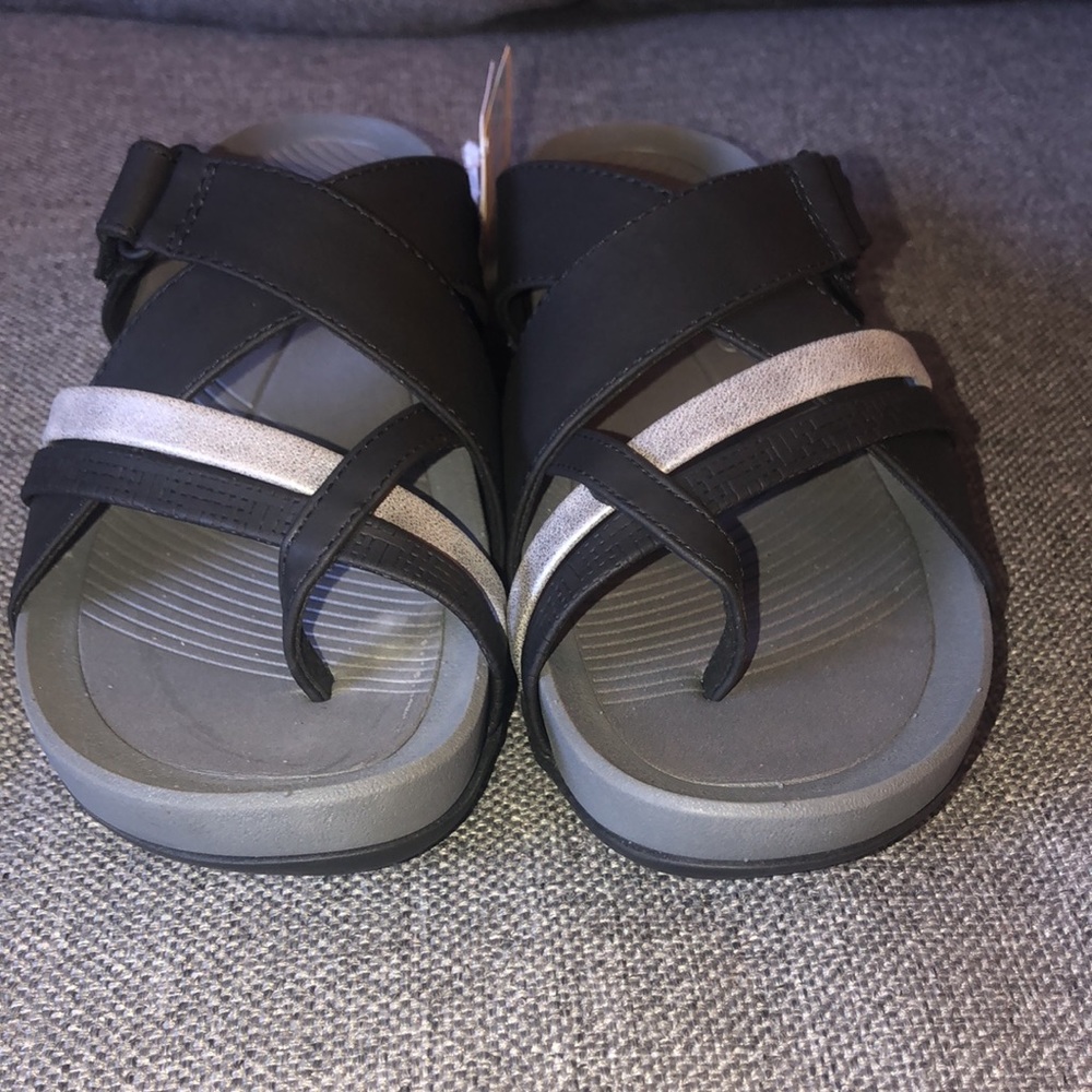 Baretraps Aster Womens Thong Sandals Size 7 Black NWT